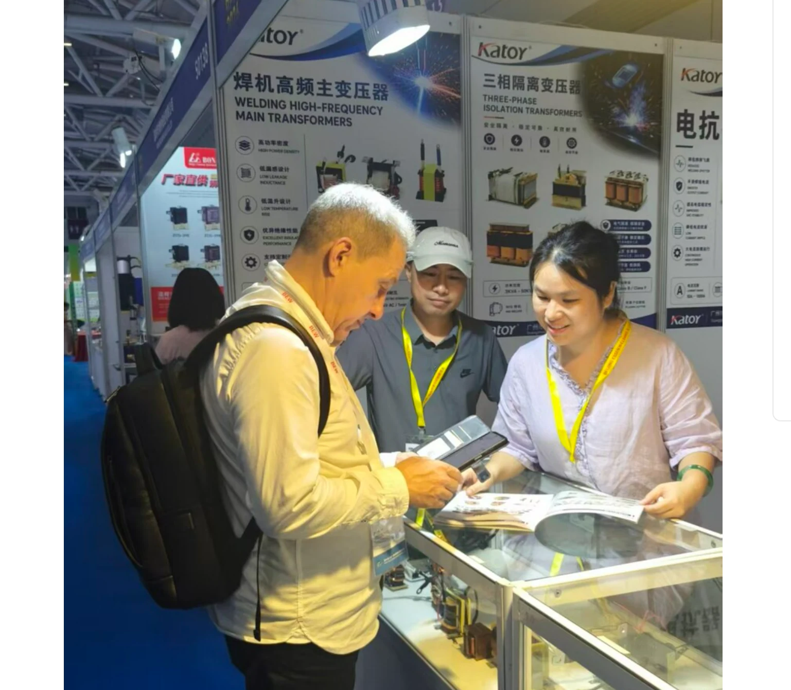 KATOY discussing welding transformers and magnetic components with a customer at BEW 2026